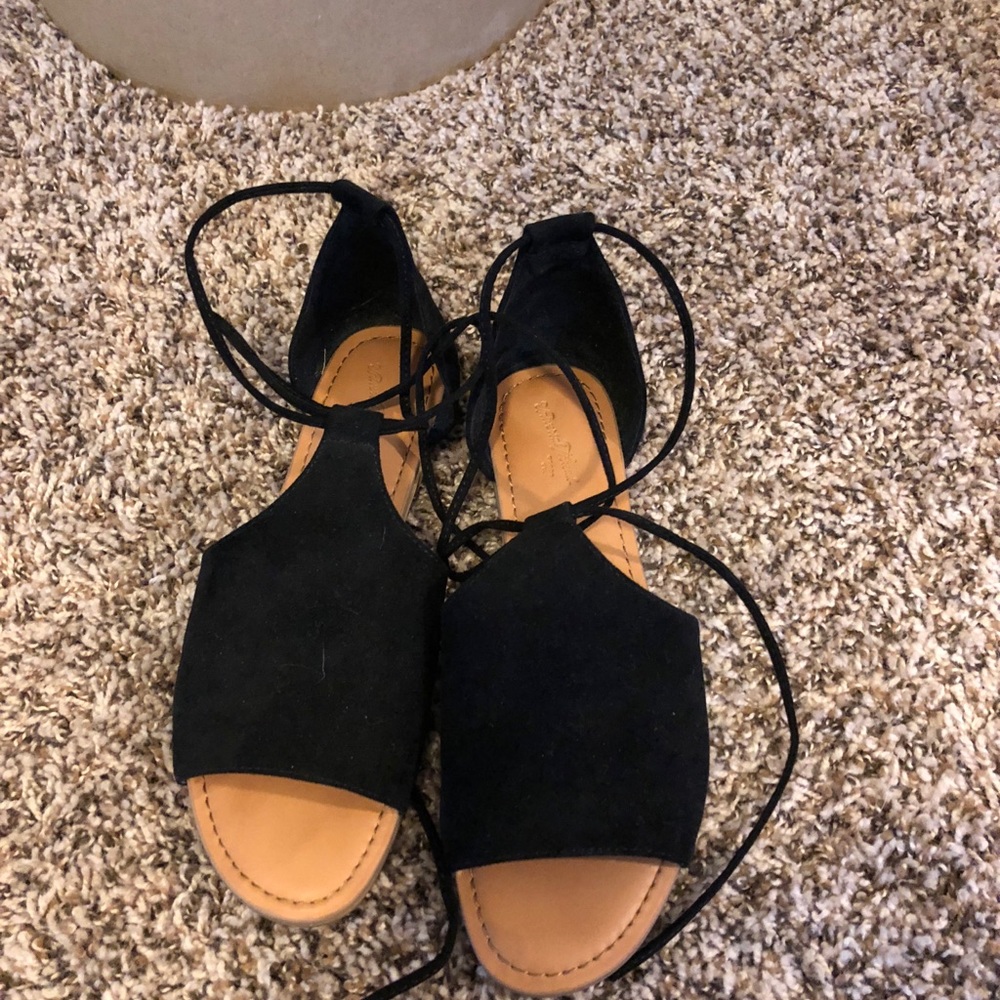 Strapped sandal